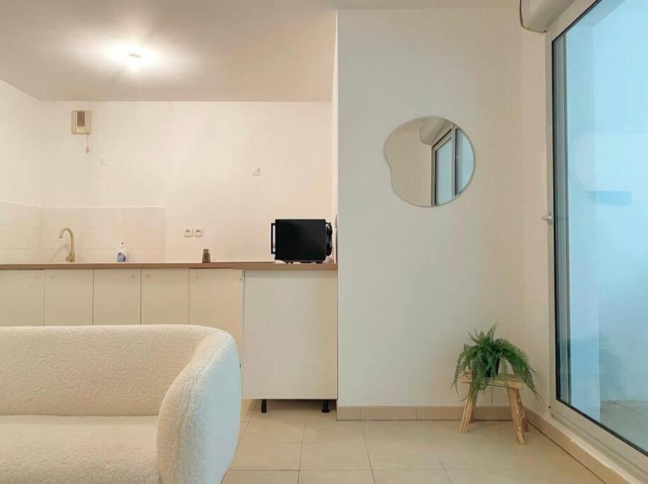Appartement Havre De Paix La Joliette : Urban Modern Cosy Chic *